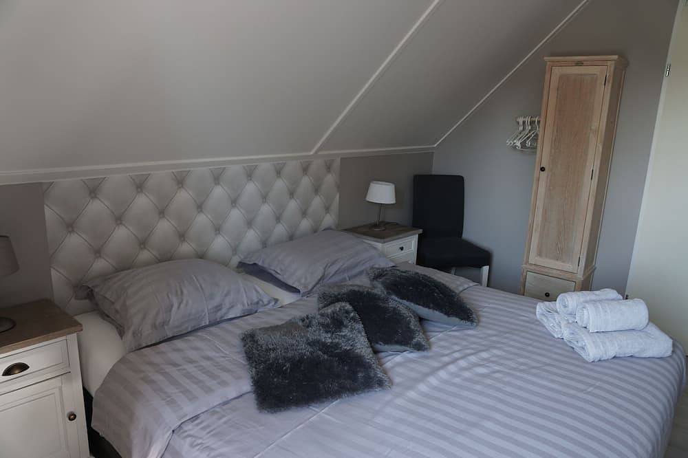 Ferienhaus für 2-4-6 Personen am Teich/See und am Meer in Hoofdplaat, Zeeland. in Hoofdplaat, Zeeuwse Kust