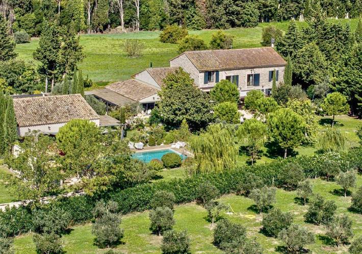 Chambre d’hôte pour 2 personnes, avec jardin et terrasse ainsi que vue et piscine, animaux acceptés à Châteaurenard - 3