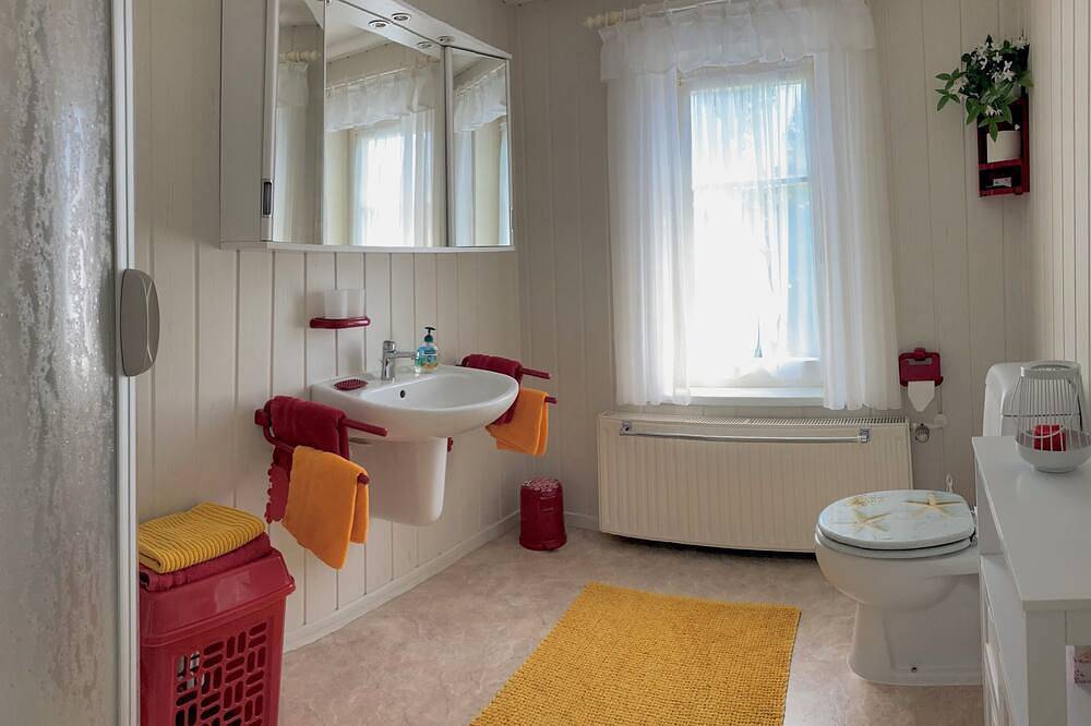 Ganze Wohnung, Ruhige, gemütliche Feienwohnung im Zentrum von Bad Tabarz in Tabarz, Rennsteig