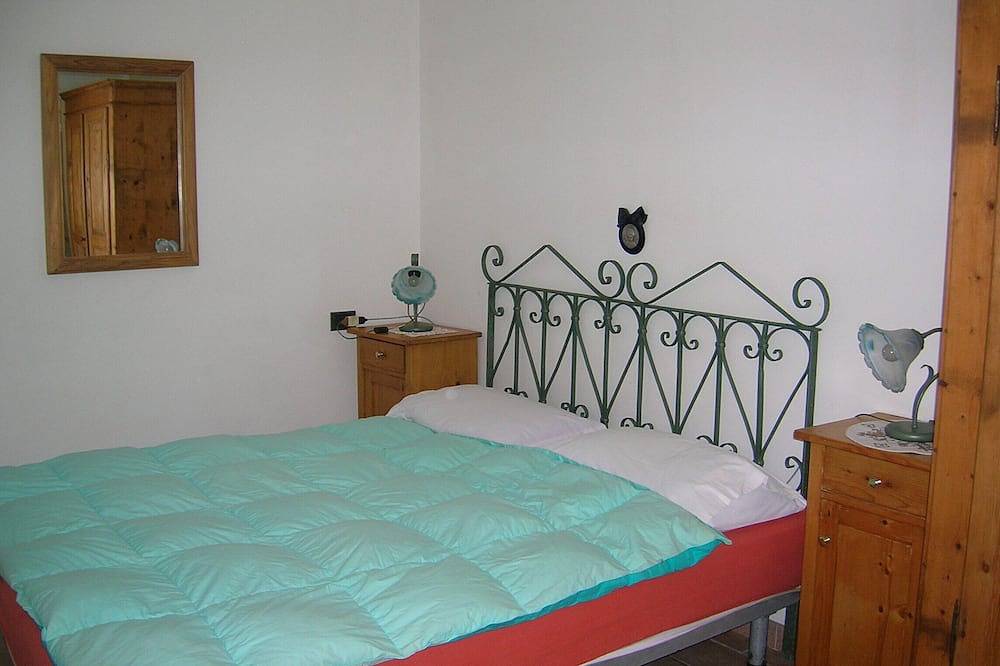 Ganze Wohnung, House 40 sqm max 4 people, ground floor [Pur area] 100 mt from the lake in Pur (Ledro), Ledro