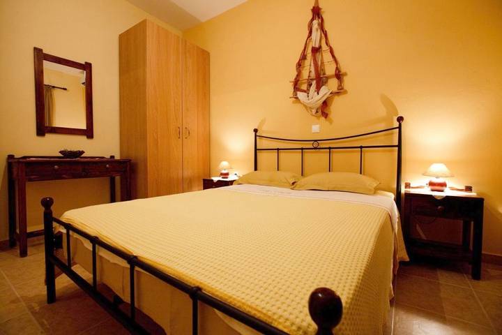 Location de vacances pour 4 personnes, avec terrasse et jacuzzi, animaux acceptés dans Tolo (Grèce) - 3