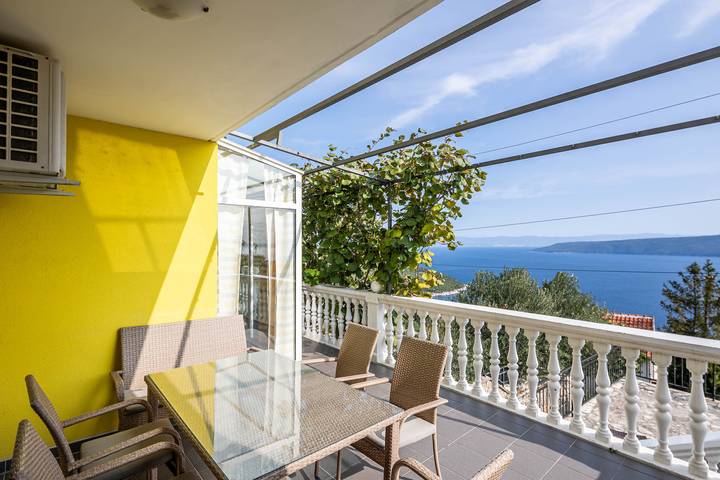 Ferienwohnung für 6 Personen, mit Terrasse und Meerblick