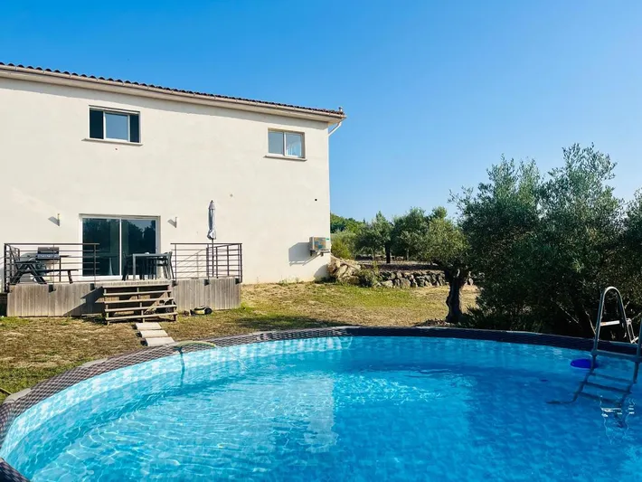 Apartamento de vacaciones para 4 personas, con jardín además de vistas y piscina - 1