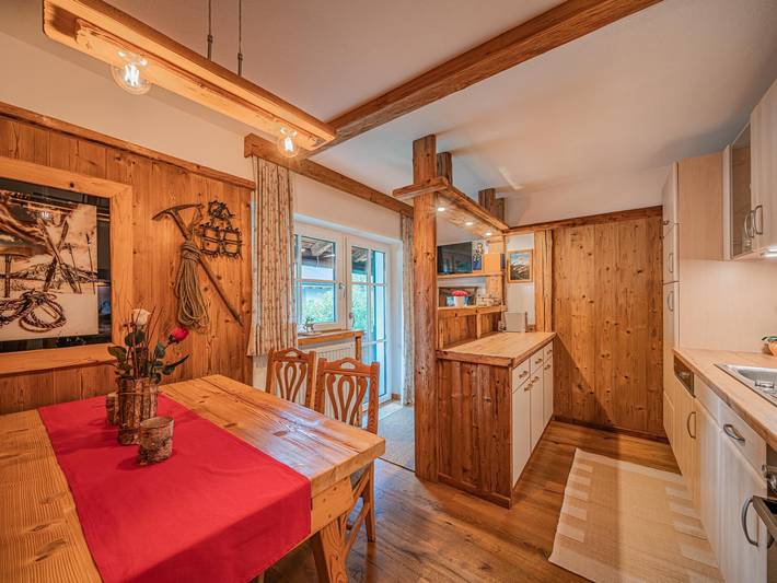 Ferienwohnung für 8 Personen, mit Balkon und Terrasse sowie Garten und Pool in den Kitzbüheler Alpen - 4