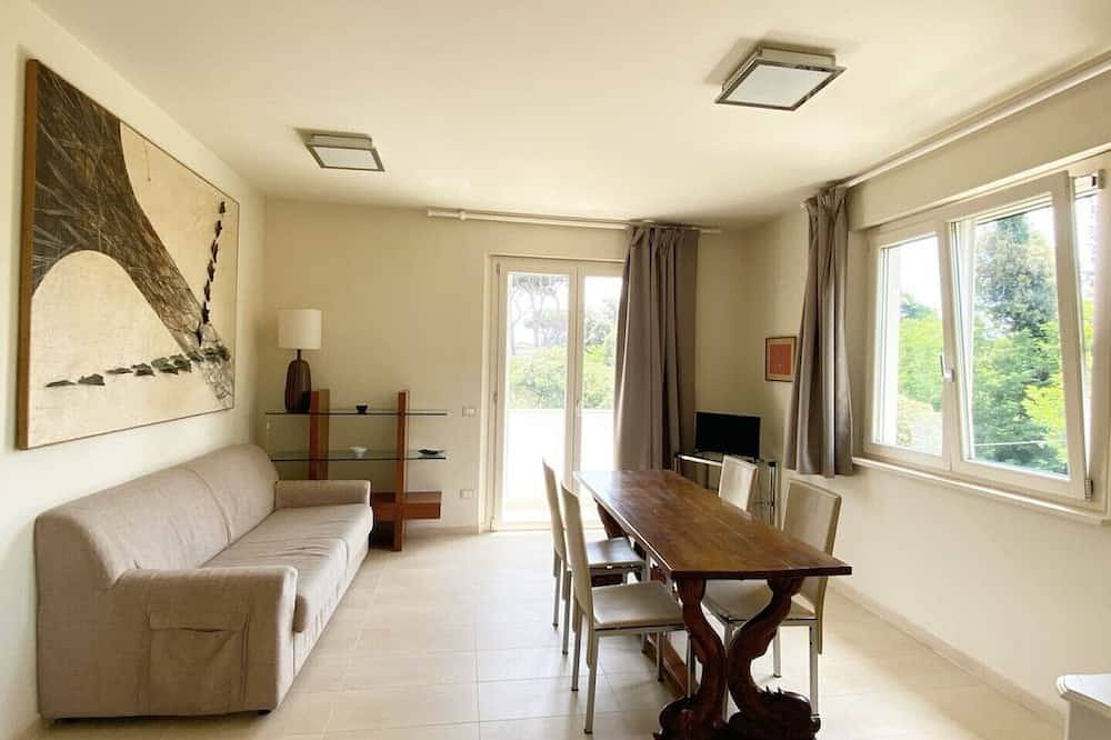 Appartamento intero, Casa Glicine, rooftop terrace close to the seaside in Lido di Camaiore, Riviera Toscana