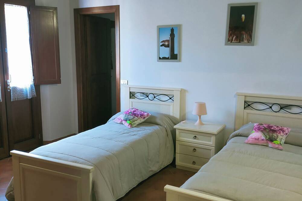 Cozy Tuscan-style apartment Suitable for families. Pets allowed in Siena, Siena Provinz