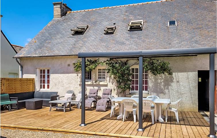 Location de vacances pour 6 personnes, avec terrasse et jardin à Ploumilliau - 3