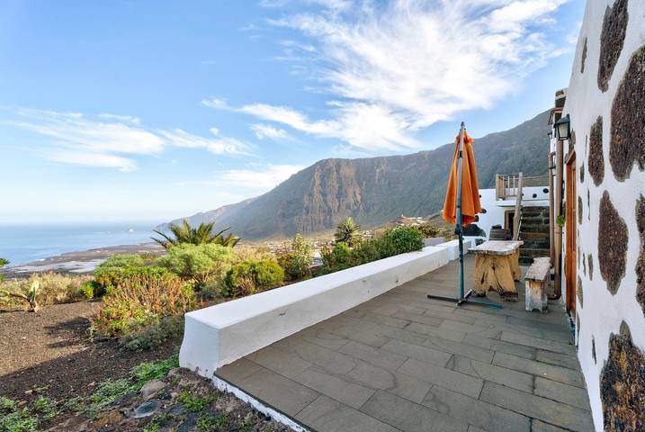 Ferienhaus 'El Lagar' mit Meerblick, Gemeinschaftsterrasse und Wlan in Las Toscas, Frontera