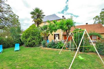 Gîte pour 5 personnes, avec piscine et jardin, animaux acceptés à Calviac-en-Périgord