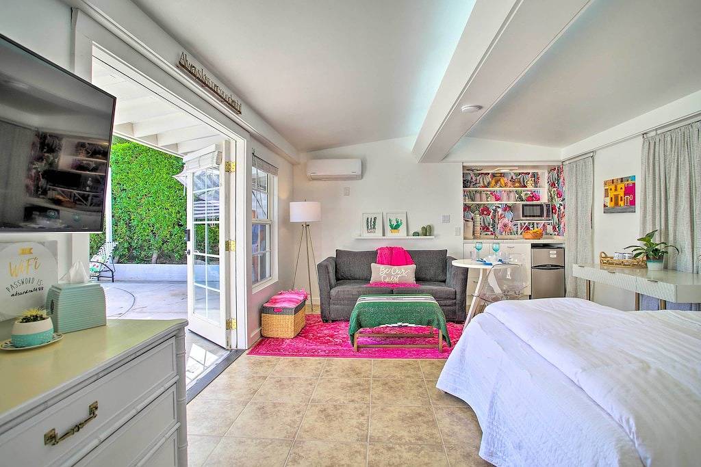 Ganze Wohnung, Neu! Palm Desert Casita mit Pool - 1 Mi. nach El Paseo in Palm Desert, Coachella Valley