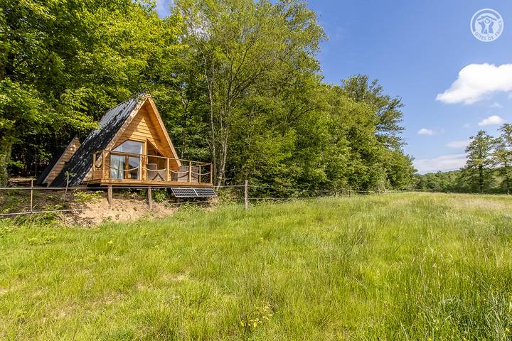 Gîte pour 4 personnes, avec Jacuzzi et Terrasse ainsi que Jardin et Sauna