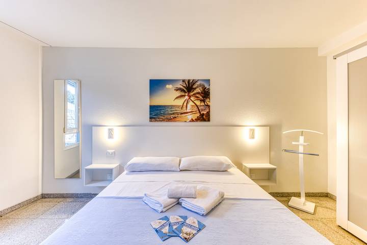 Apartamento entero, Apartamento 'Residence Margherita - Ibisco' con vistas al mar, Wi-Fi y aire acondicionado in Ugento, Golfo de Tarento
