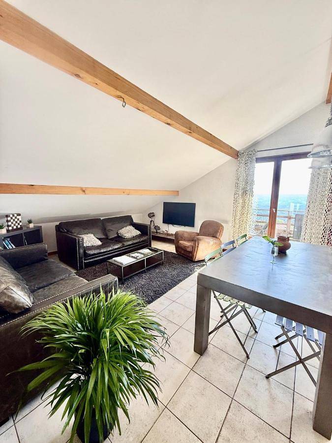 Appartement entier, Coin de Paradis avec Vue Montagne in Lucinges, Région de Saint-Julien-en-Genevois
