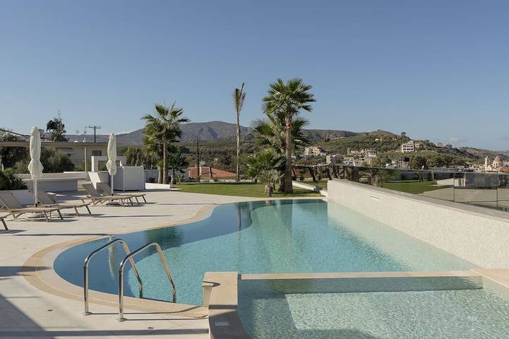 Ferienwohnung für 6 Personen, mit Balkon und Pool - 1