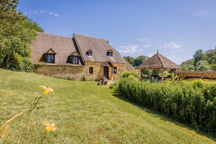Gîte pour 10 personnes, avec Piscine