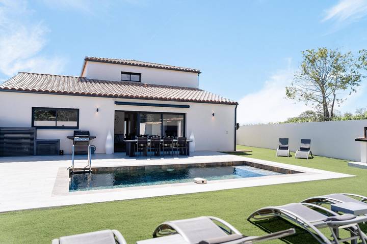 Gîte pour 8 personnes, avec piscine à Marcorignan