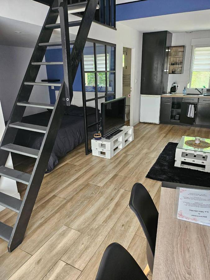 Arboréa, charmant loft in Mirebeau-sur-Bèze, Région de Dijon
