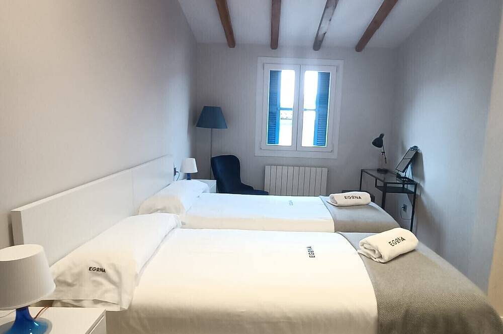 Ganze Wohnung, Apartment Herrikobarra 2 - in the center 500m from the beach in Zarautz, Baskische Küste (Spanien)