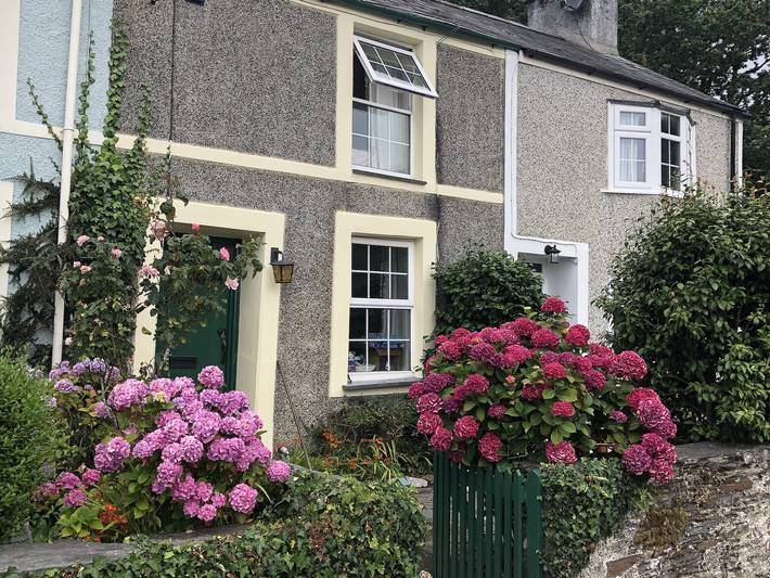 Cottage for 4 people, with garden in Borth-y-Gest