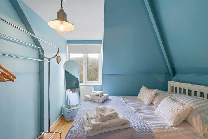 Cosy Home on the Waterfront, Private Parking in Looe, Cornualles