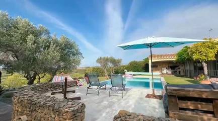 Gîte pour 2 personnes, avec piscine ainsi que jardin et vue à Cazouls-lès-Béziers