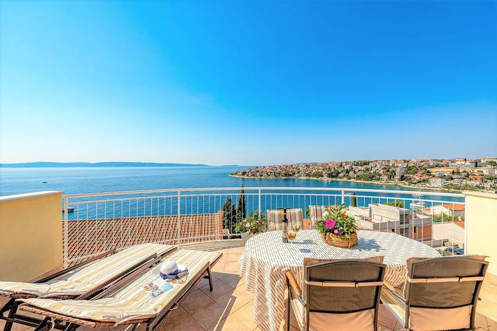 Ganze Wohnung, Two-Bedroom A3 -Sea View White in Okrug Gornji, Ciovo
