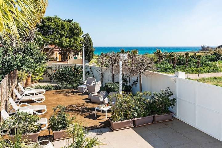 Villa per 20 persone, con balcone e giardino a Marzamemi