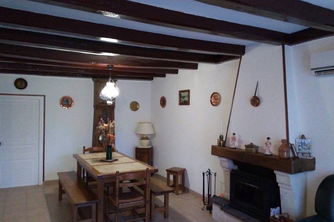 Maison de 2 à 6 personnes entre Charente et Deux-Sèvres in Charmé, Charente