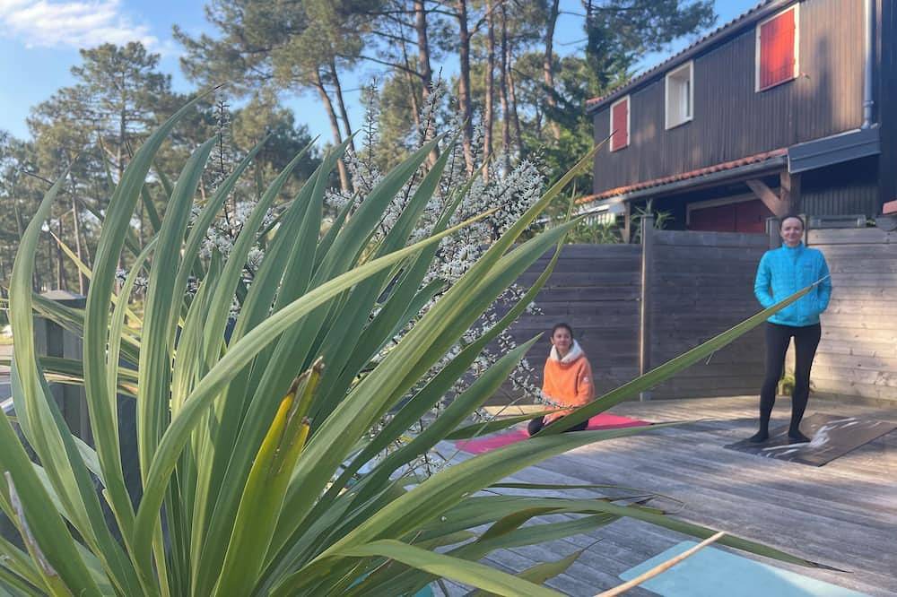 Superb Terrace, house All Comfort Near Beach, Swimming Pool, Paisible. Forest view in Lacanau Ocean, Lacanau