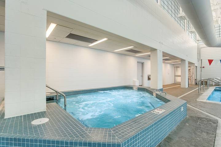 Vacation apartment for 4 people, with balcony and pool as well as hot tub and sauna in Delaware