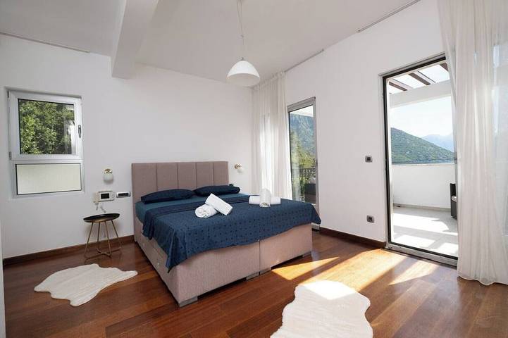Villa für 8 Personen, mit Whirlpool und Sauna in Montenegro - 3