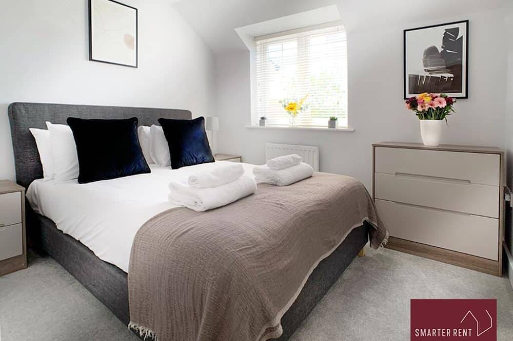 Wokingham - Garden, Parking, Pets Welcome in Wokingham, Berkshire