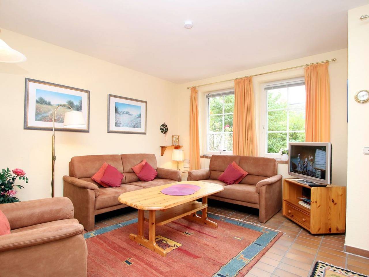 Ganze Ferienwohnung, Ginsterweg 1b, Whg. 1 - Ferienwohnung mit 2- Zimmern und Terrasse in Wyk auf Föhr (Stadt), Wyk auf Föhr