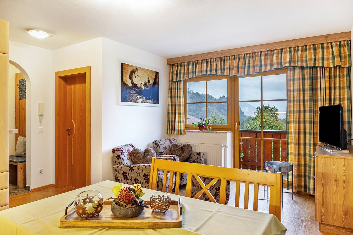 Ganze Wohnung, Ferienwohnung 'Haus Unterrain' mit Bergblick, Terrasse und Wlan in Sankt Veit im Pongau, Ski Amadé