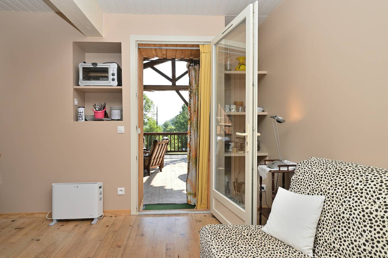 Casa de Vacaciones 'Entre Caballos Mérens' con Terraza Privada y Balcón in Castelnau-Durban, Parque Natural Regional de los Pirineos de Ariège