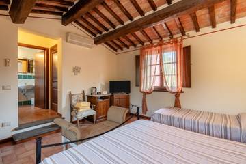 Agriturismo per 3 Persone in Montecarlo (Toscana), Provincia di Lucca, Foto 3
