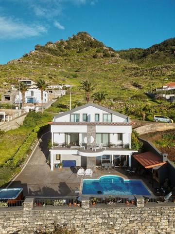 Maison d’hôte pour 2 personnes, avec sauna et jardin ainsi que jacuzzi et piscine sur l' Île de Madère