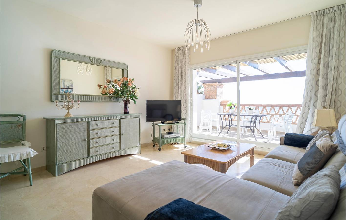 Entire holiday apartment, 140m² Oceanview Apartment with Pool, Terrace & Parking in Torrox Costa, Torrox