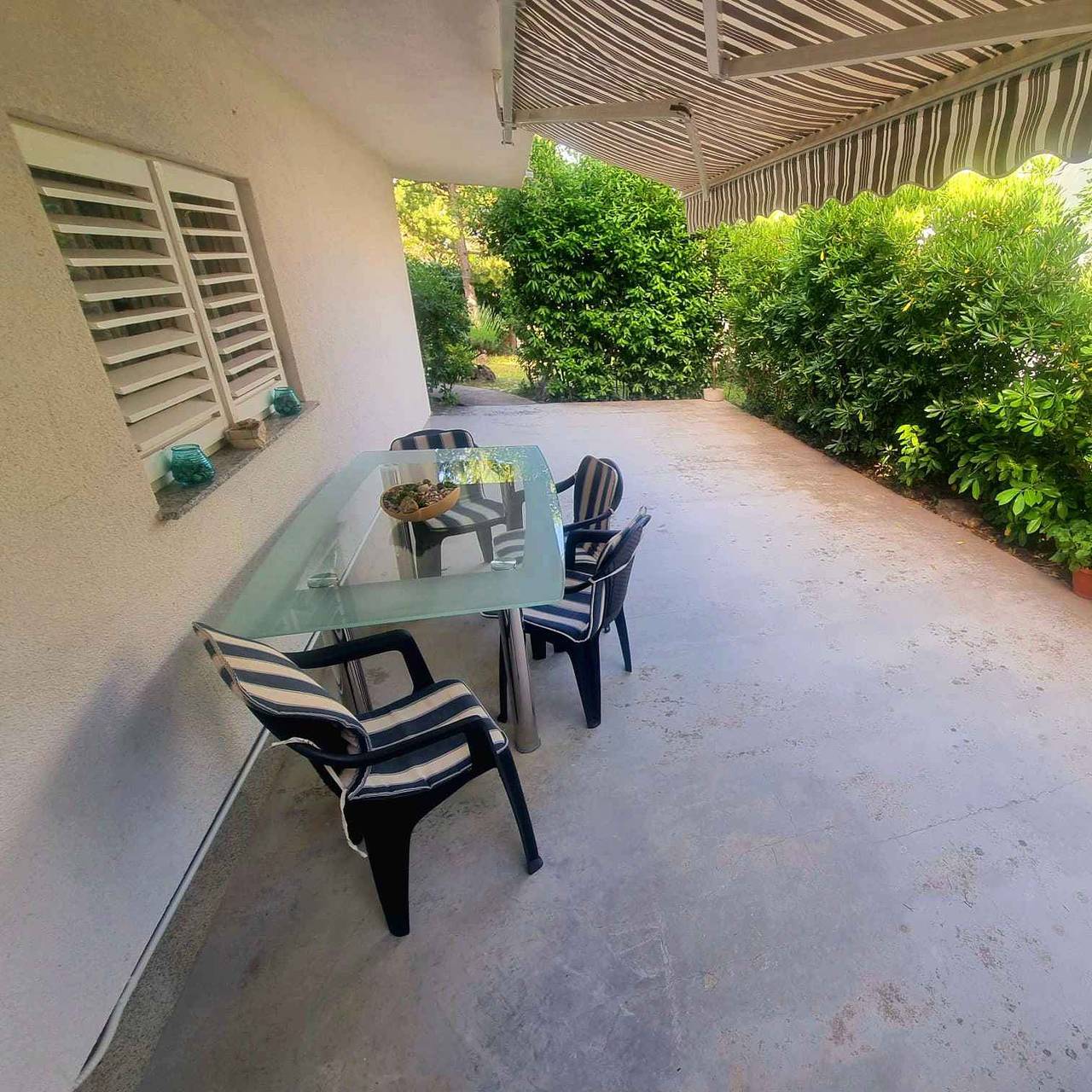 Appartement de vacances entier, Appartement de vacances avec terrasse et grande cour  in Silo (Krk), Krk
