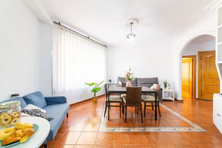 Holiday Home 'Casa Maruchi - Apartamento' near the Beach with Shared Terrace & Wi-Fi in Almería, Costa de Almería