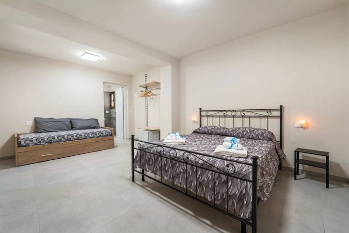 Gîte pour 4 personnes, avec jardin à Guspini