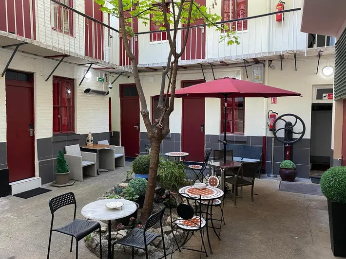 Hotel para 2 personas, con jardín y vistas - 1