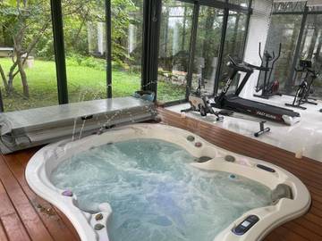 Gîte pour 6 personnes, avec piscine et vue ainsi que sauna et jardin, animaux acceptés à Sainte-Geneviève-lès-Gasny