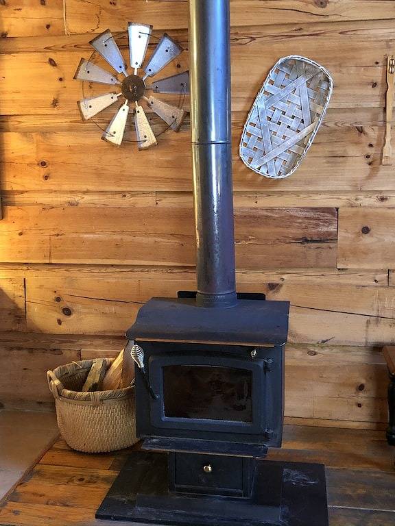 Neue Auflistung! Cupid’s Cove Cabin Romantisches Versteck in den Bergen von Tn im Wald in Monroe County (TN)