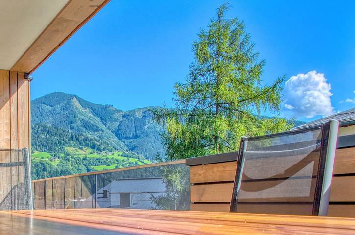 Ferienwohnung für 6 Personen, mit Balkon und Sauna sowie Seeblick in Zell am See