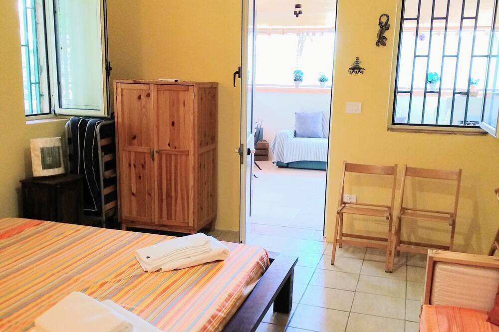 Castro: Haus mit großem Garten und privatem Zugang zum Meer in Castro (Lecce), Lecce Provinz