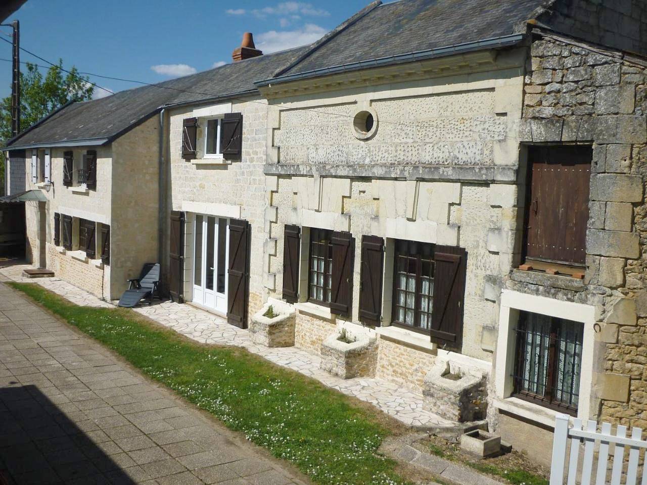Gite Maison de campagne 86120-22 couchages in Saint-Léger-de-Montbrillais, Vallée de la Loire
