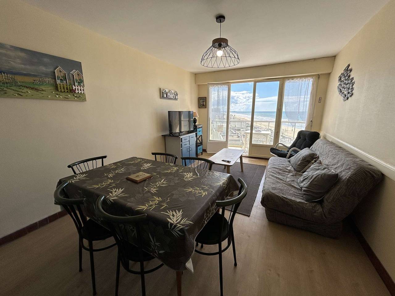 Appartement entier, Appartement face mer avec balcon, 50m plage, 5 couchages, parking, Saint-Jean-de-Monts in Saint-Jean-de-Monts, Vendée