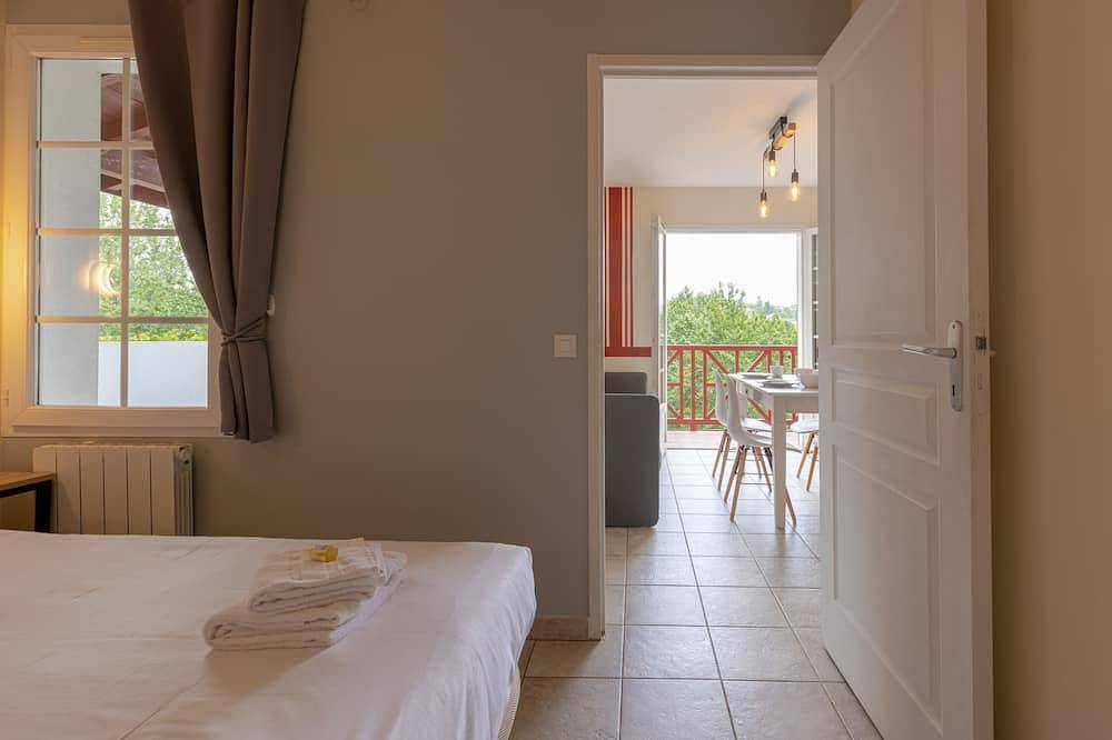 Apartamento entero, Precioso apartamento típico vasco en residencia con piscina in La Bastide-Clairence, Region de Bayona