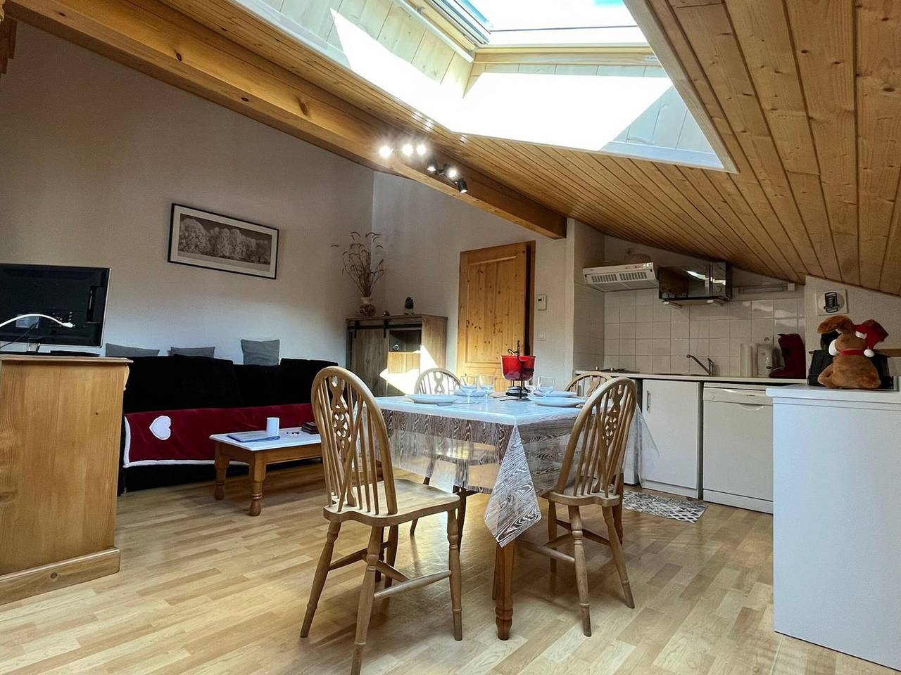 Appartement entier, Appartement mansardé 2 pièces avec piscine et wifi in Samoëns, Région de Bonneville